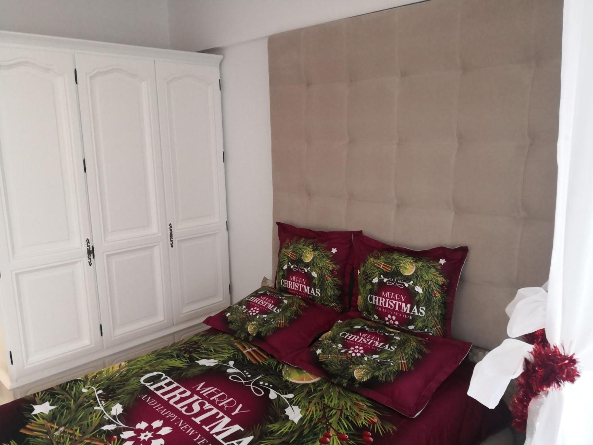 Apartament De Lux White&Red Suceava Exterior foto